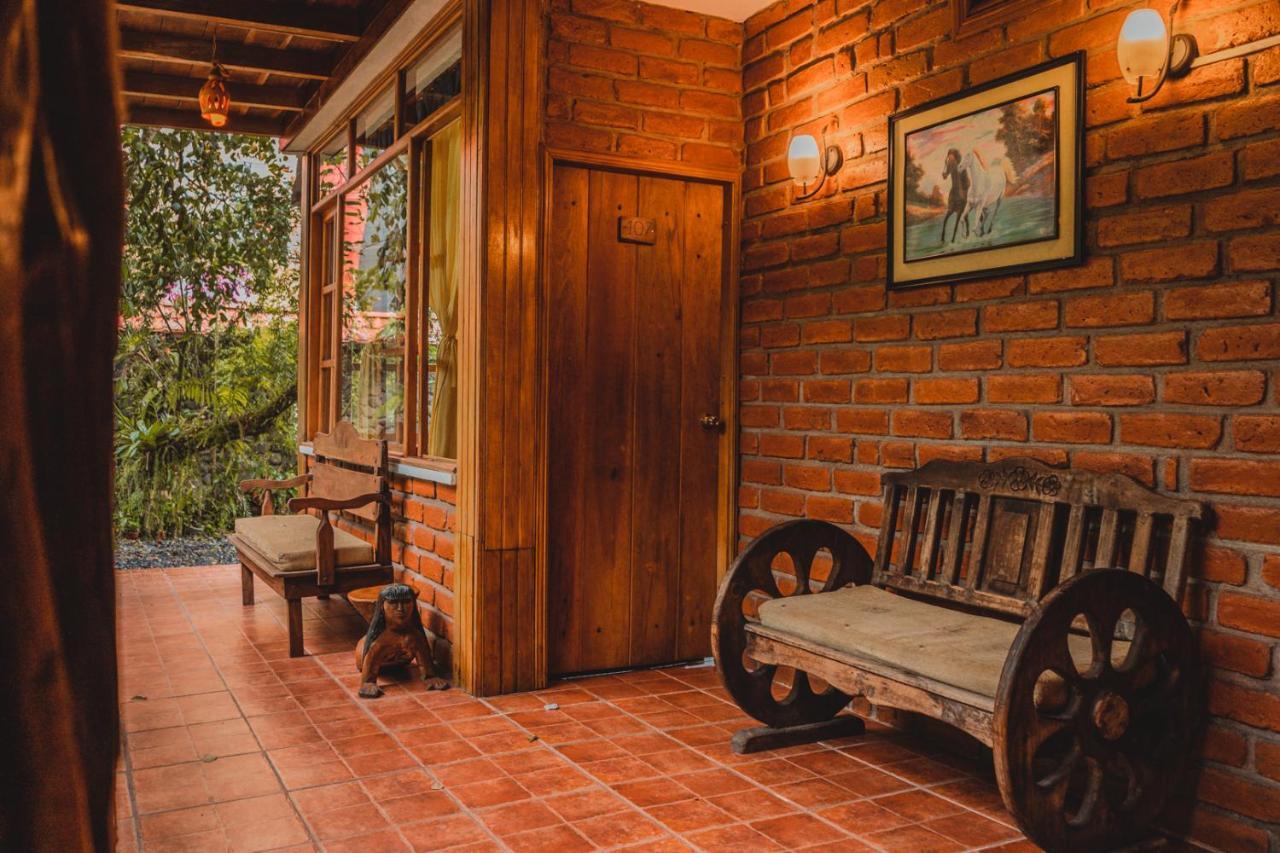 Hostal Las Palmas Puyo Ngoại thất bức ảnh